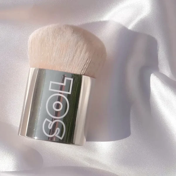 Rounded Kabuki Brush Free shipping - Image 3