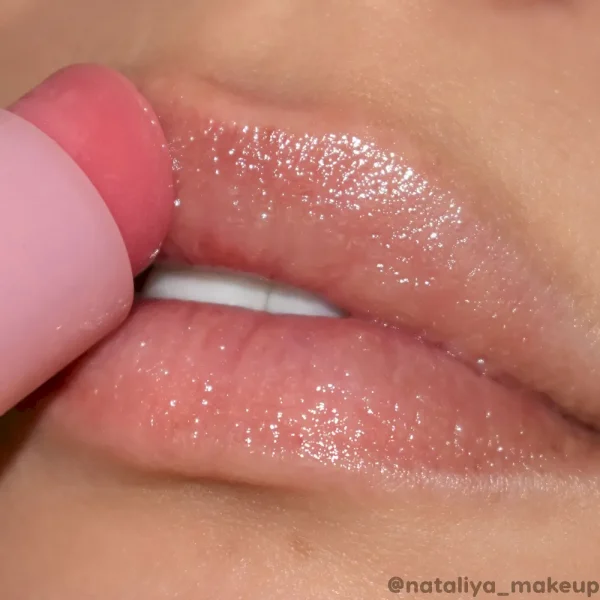 Strawberry Kisses On Sale - Image 3