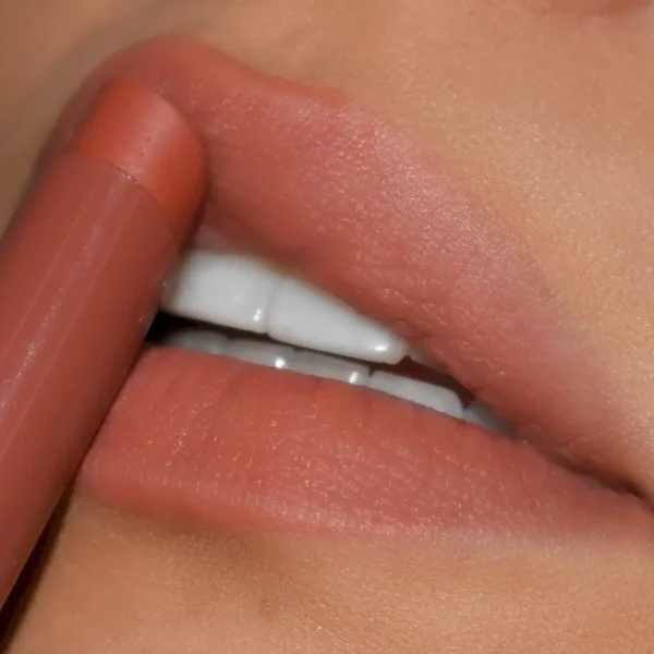 Blotted Lip New Arrival - Image 4